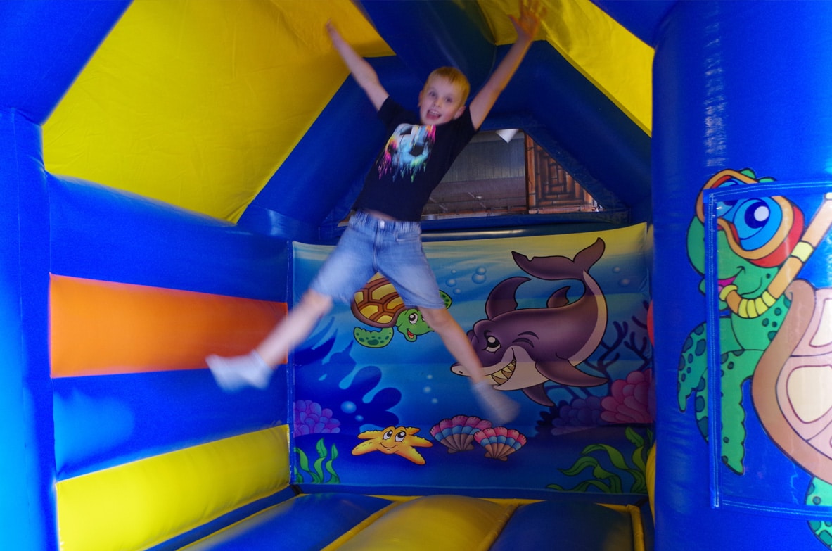 Hüpfburg im Indoor-Spielplatz Dockx Berlin