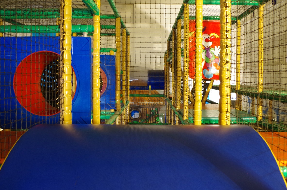 Kletterparcours im Indoor-Spielplatz Dockx Berlin